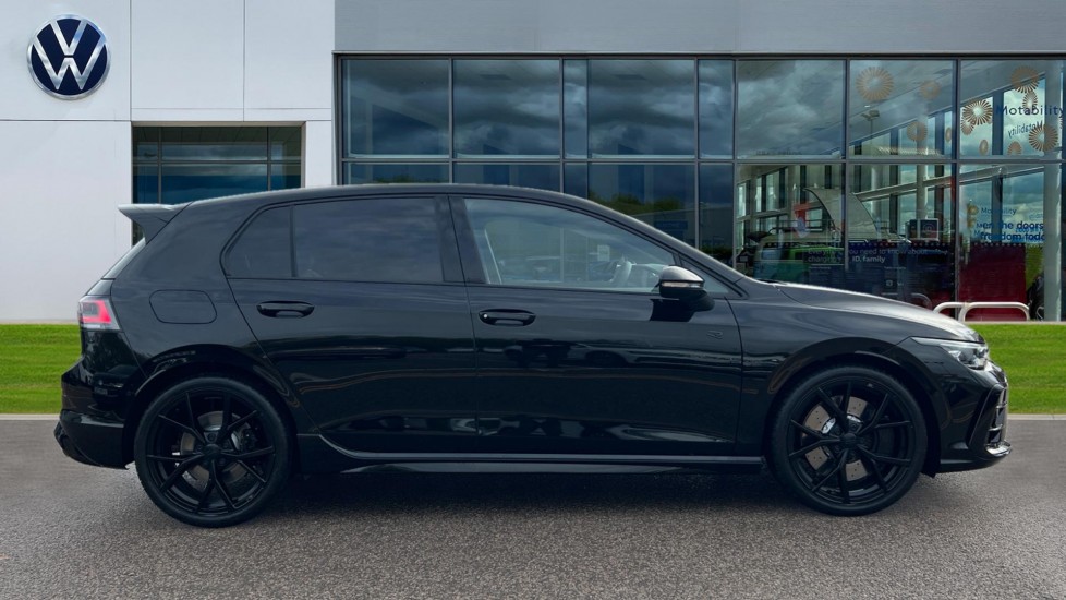 Used Volkswagen Golf 2025 for sale - 76873606: Photo 4