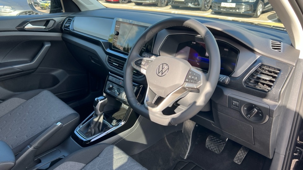 Used Volkswagen T-Cross 2025 for sale - 76870279: Photo 6