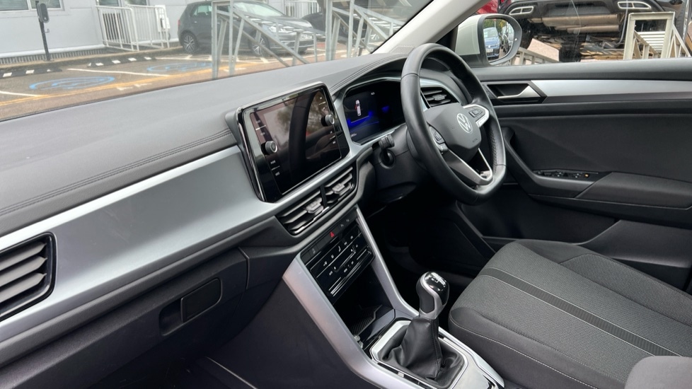 Used Volkswagen T-Roc 2022 for sale - 76869524: Photo 2