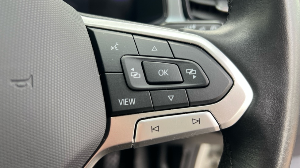 Used Volkswagen T-Roc 2022 for sale - 76869524: Photo 30