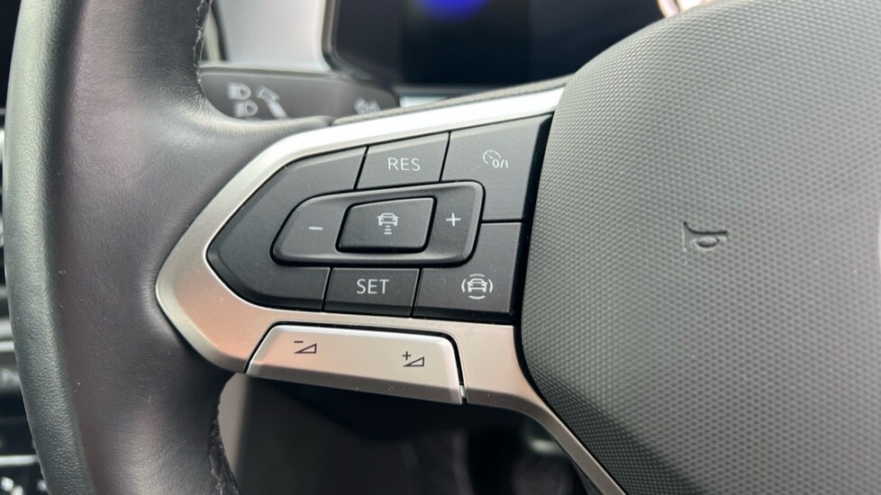 Used Volkswagen T-Roc 2022 for sale - 76869524: Photo 31