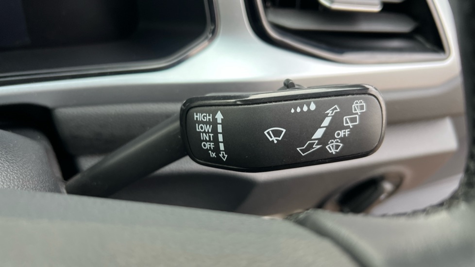 Used Volkswagen T-Roc 2022 for sale - 76869524: Photo 32