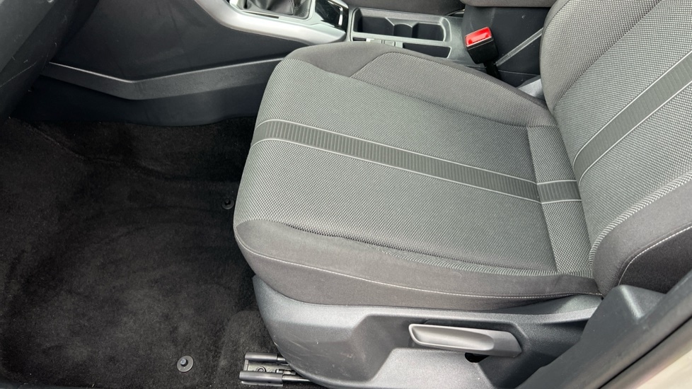 Used Volkswagen T-Roc 2022 for sale - 76869524: Photo 39