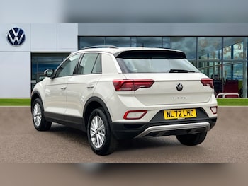 Used Volkswagen T-Roc 2022 for sale - 76869524: Photo