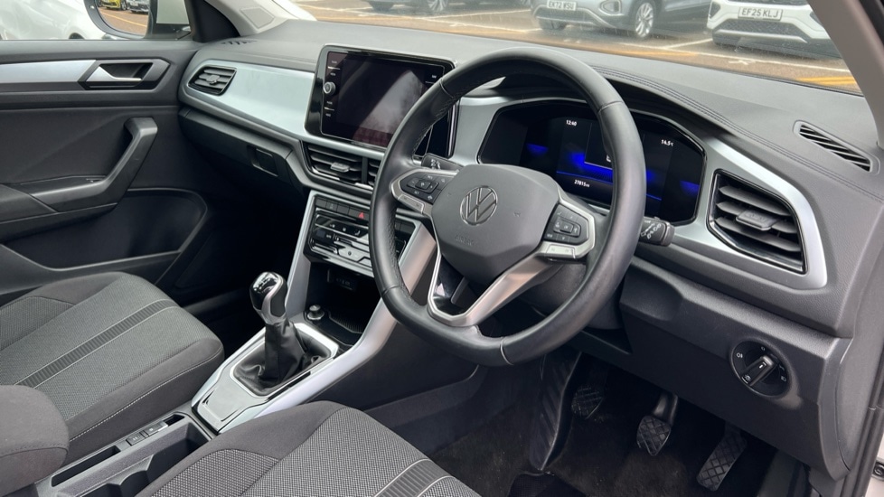 Used Volkswagen T-Roc 2022 for sale - 76869524: Photo 6