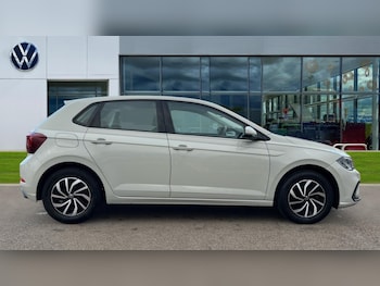 Used Volkswagen Polo 2023 for sale - 76874553: Photo