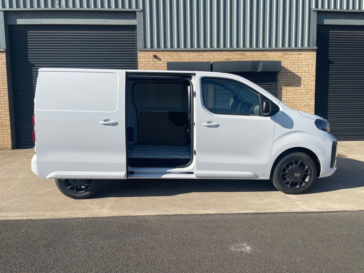 Used Vauxhall Vivaro for sale - 76193475: Photo 9