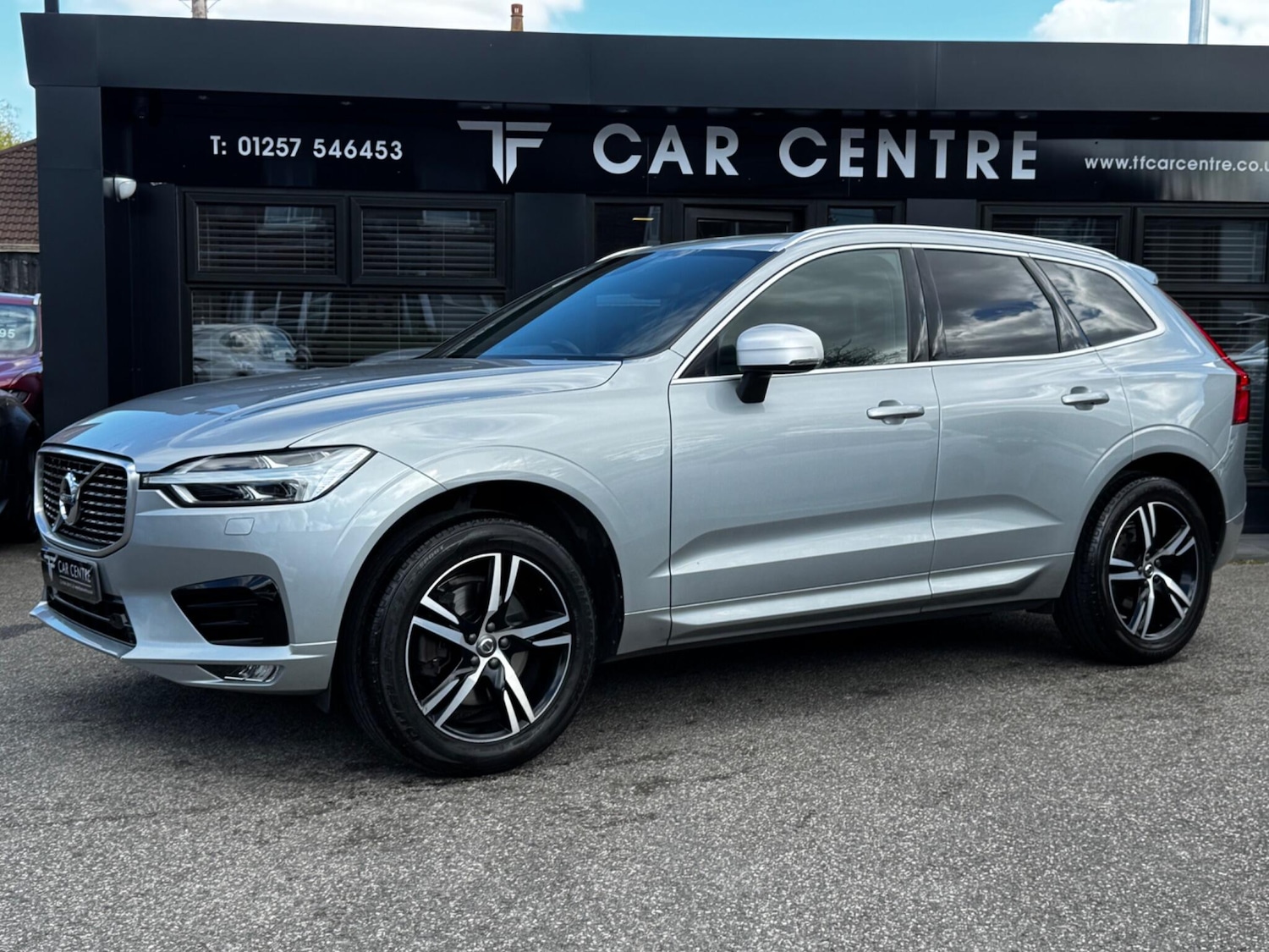 Used Volvo XC60 2019 for sale - 78204469: Photo 2
