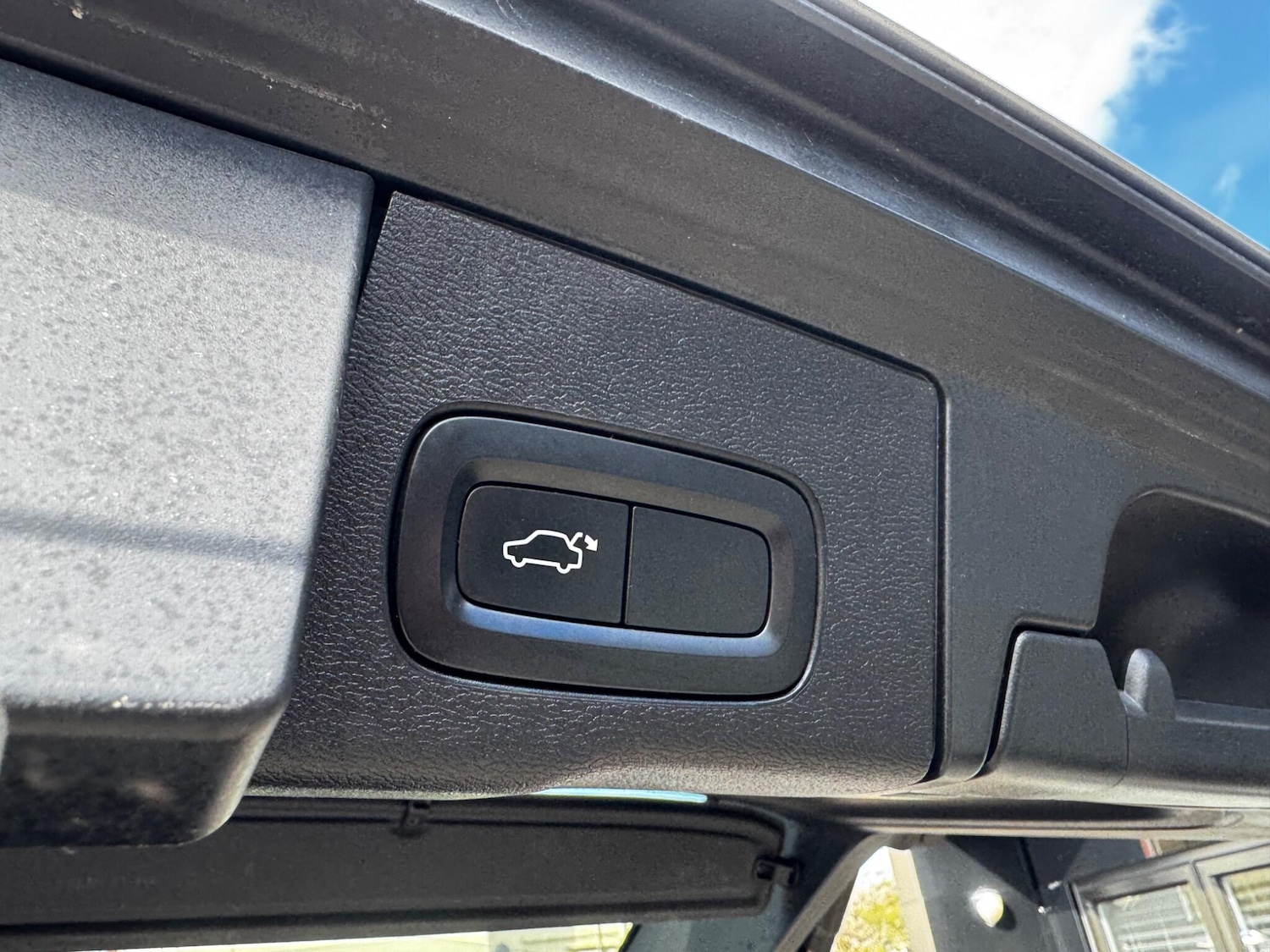 Used Volvo XC60 2019 for sale - 78204469: Photo 45