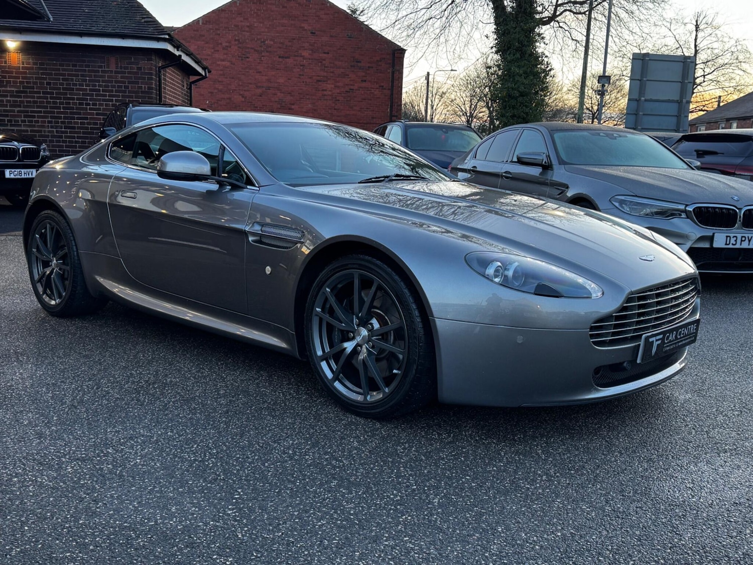 Used Aston Martin Vantage 2011 for sale - 77230580: Photo 13
