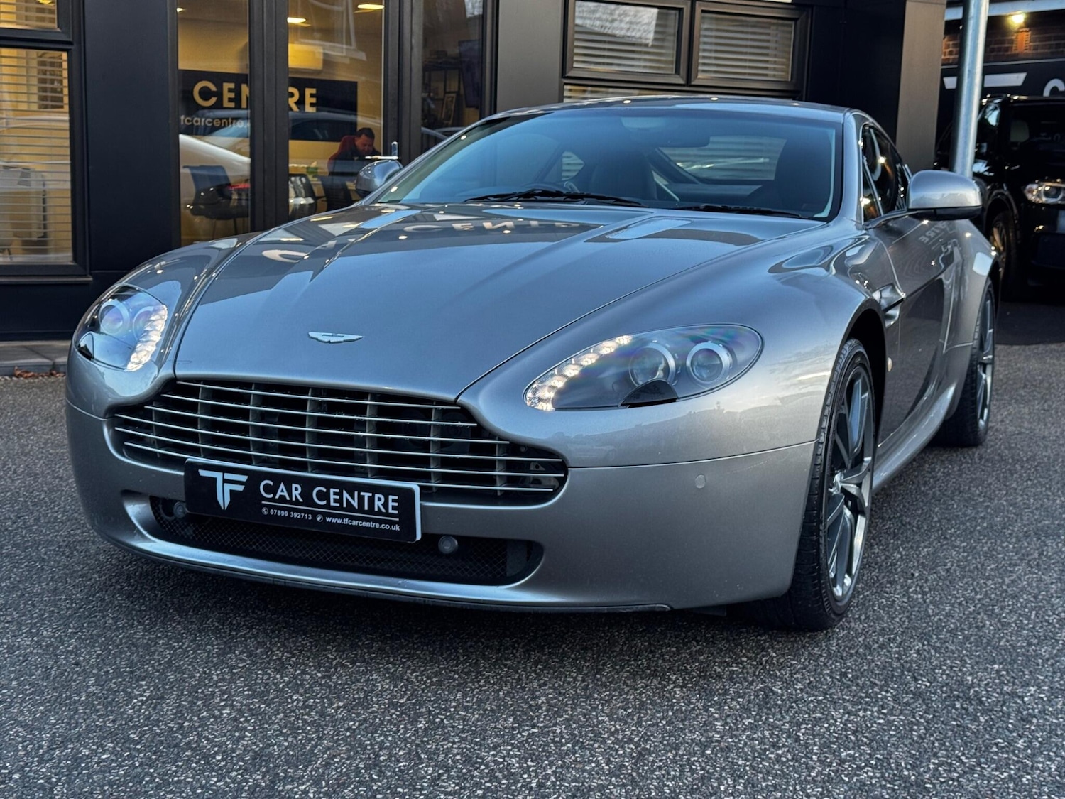 Used Aston Martin Vantage 2011 for sale - 77230580: Photo 16