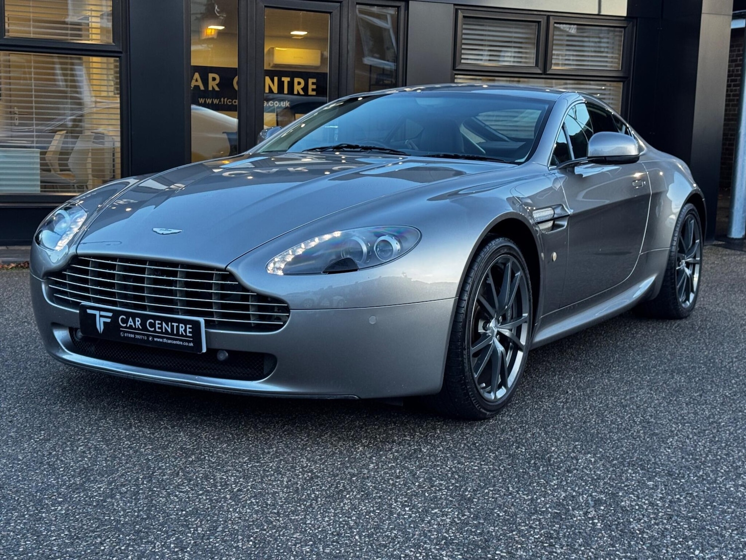 Used Aston Martin Vantage 2011 for sale - 77230580: Photo 17