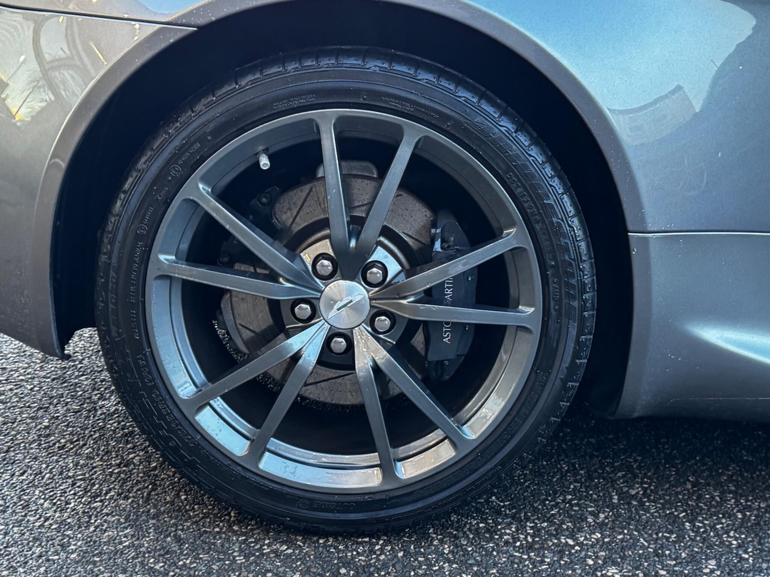 Used Aston Martin Vantage 2011 for sale - 77230580: Photo 19