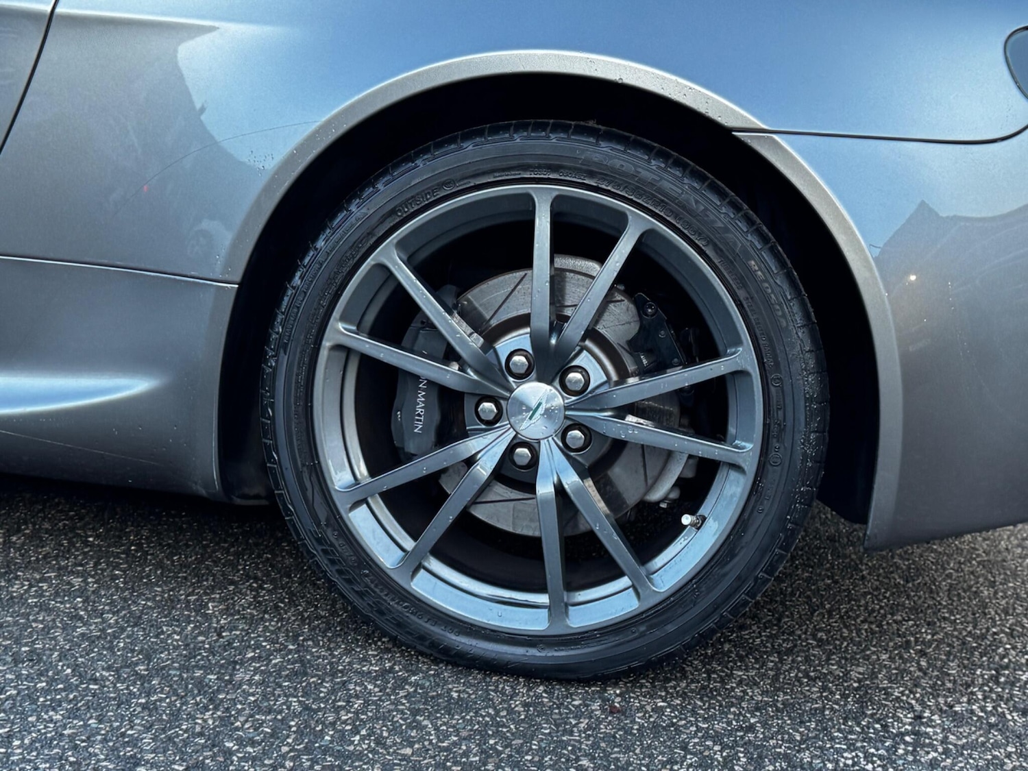 Used Aston Martin Vantage 2011 for sale - 77230580: Photo 20