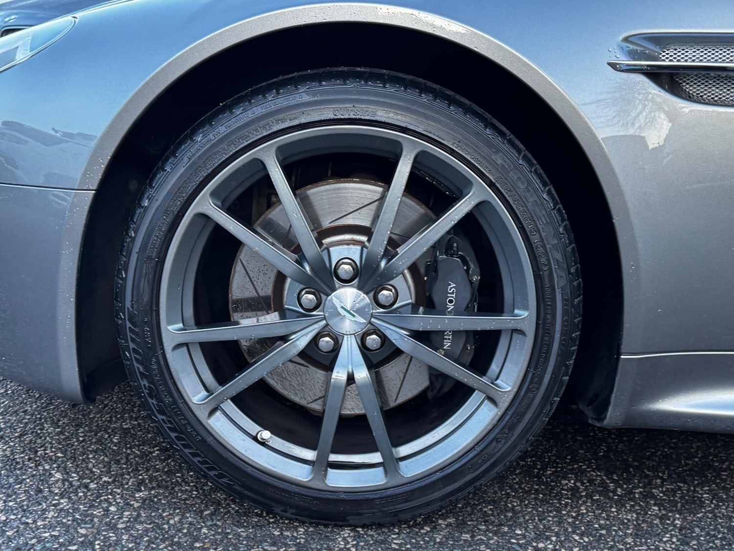 Used Aston Martin Vantage 2011 for sale - 77230580: Photo 21