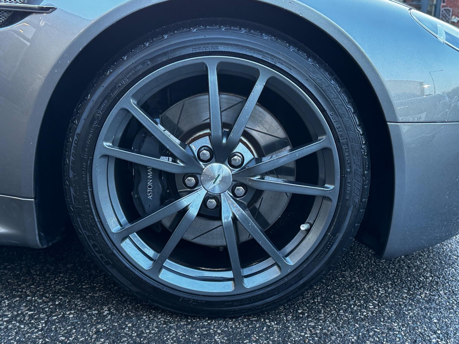 Used Aston Martin Vantage 2011 for sale - 77230580: Photo 22