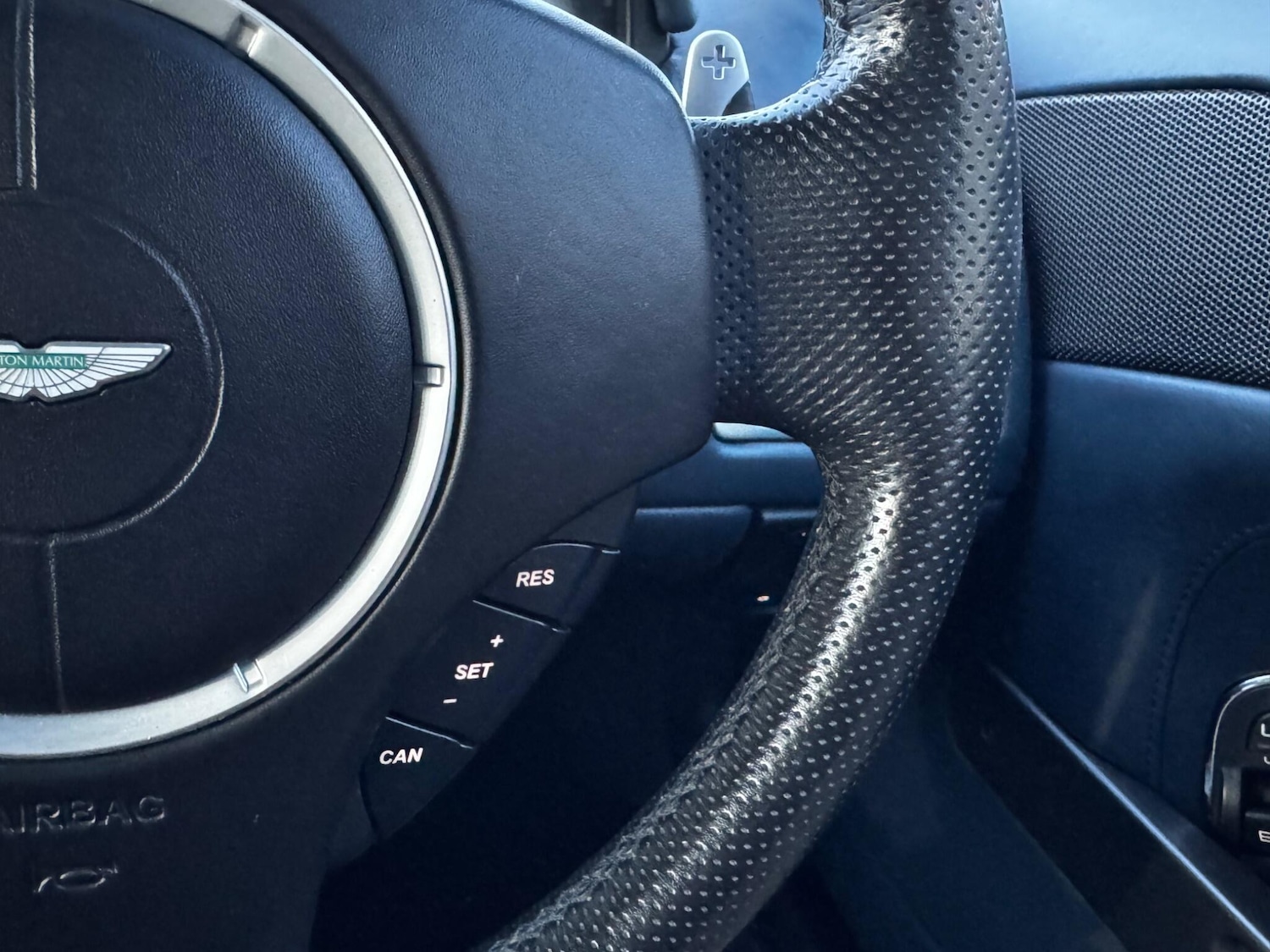 Used Aston Martin Vantage 2011 for sale - 77230580: Photo 30