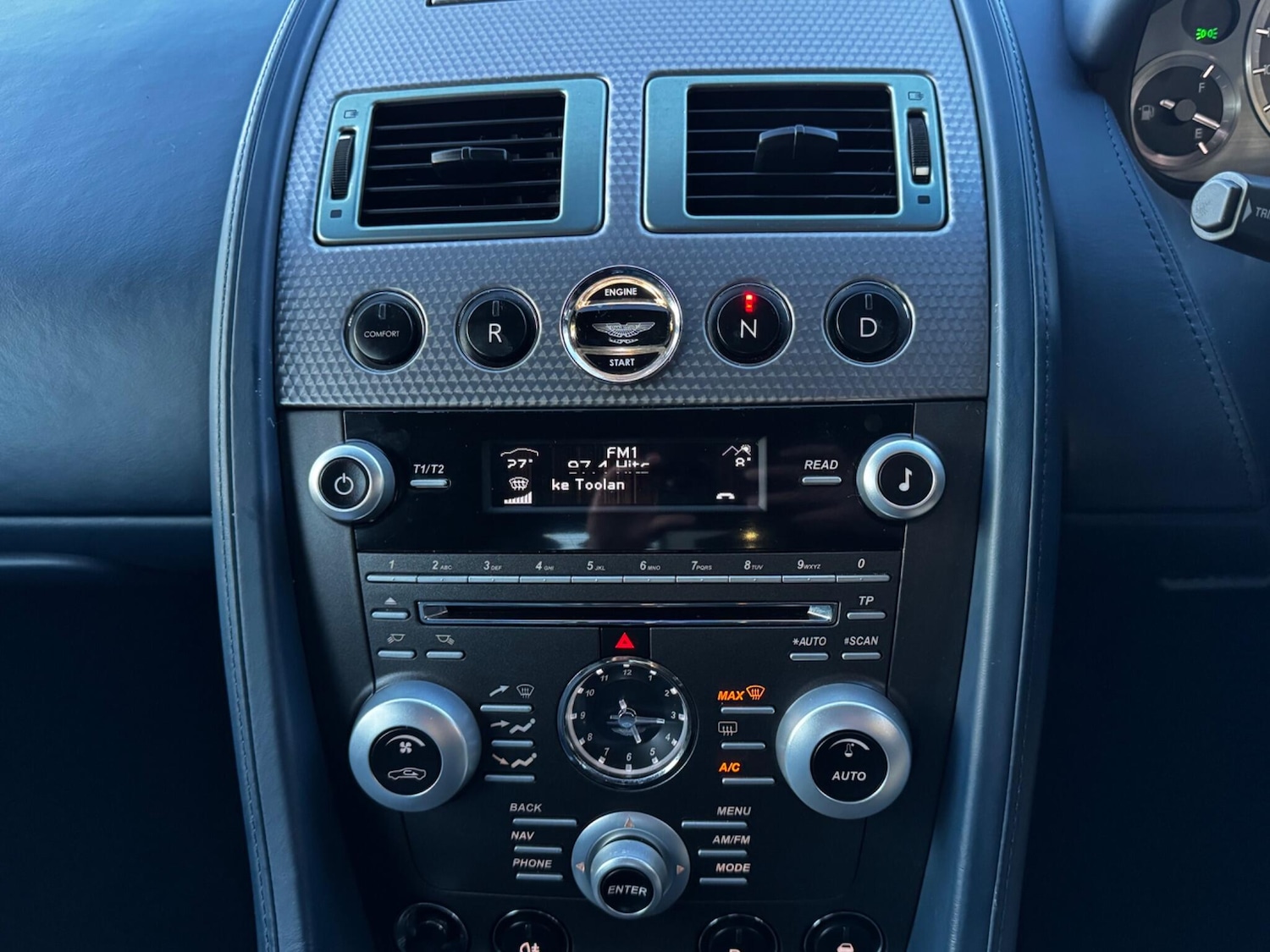 Used Aston Martin Vantage 2011 for sale - 77230580: Photo 32