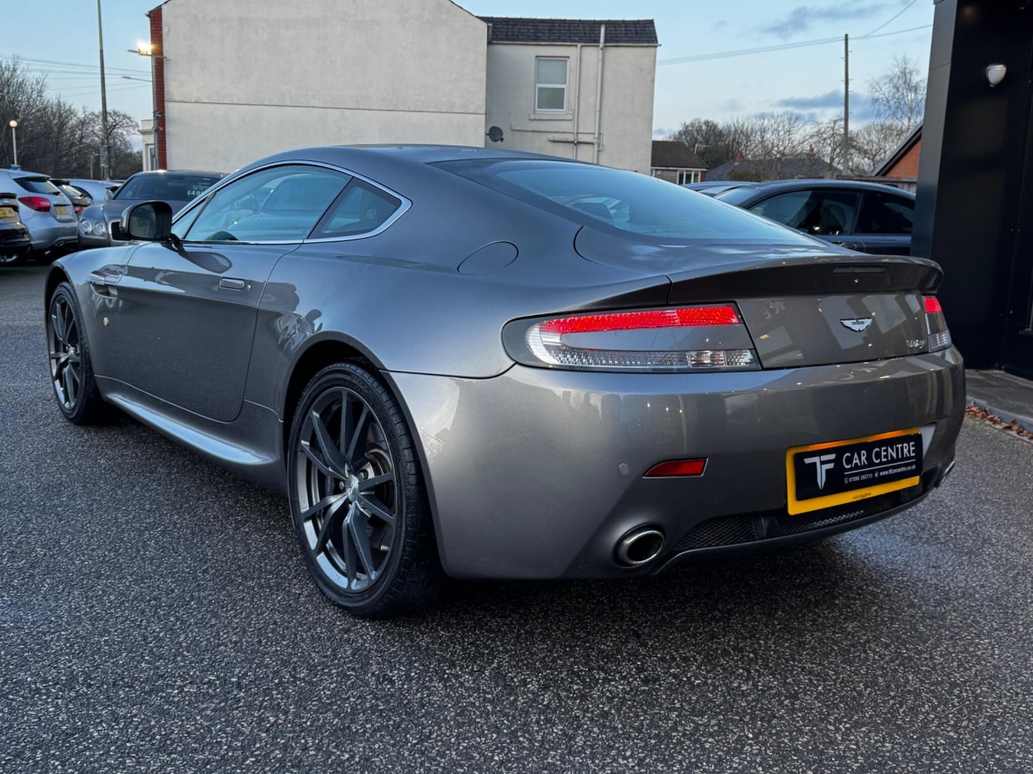Used Aston Martin Vantage 2011 for sale - 77230580: Photo 6