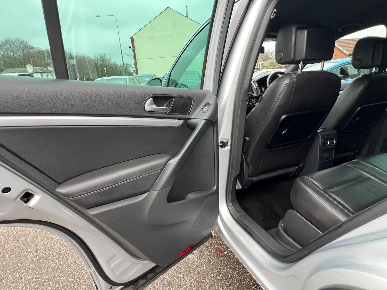 Used Volkswagen Tiguan 2015 for sale - 77040939: Photo 36