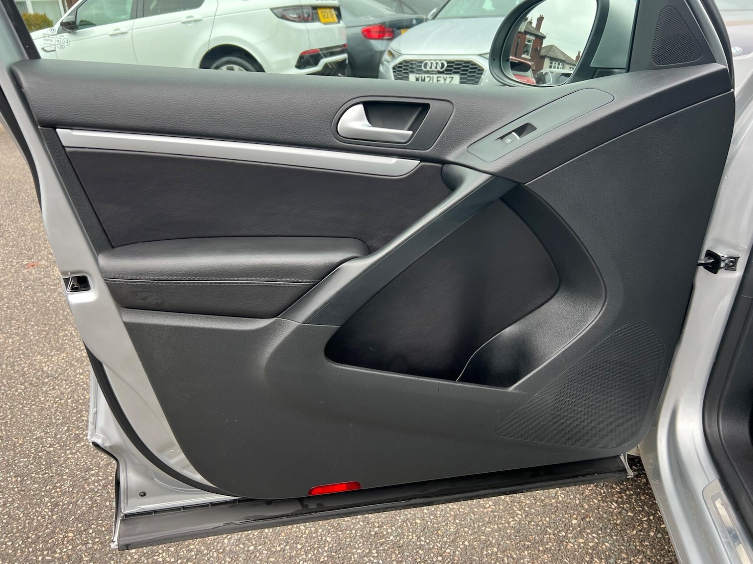 Used Volkswagen Tiguan 2015 for sale - 77040939: Photo 39