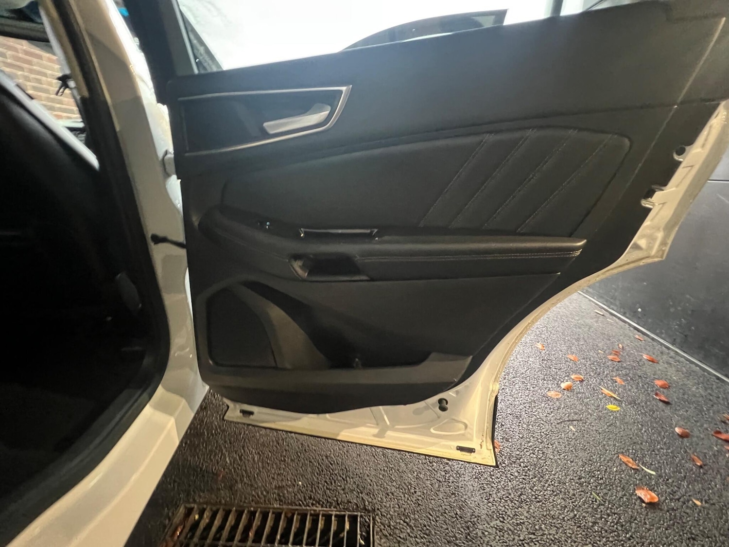 Used Ford Edge 2017 for sale - 77738057: Photo 32