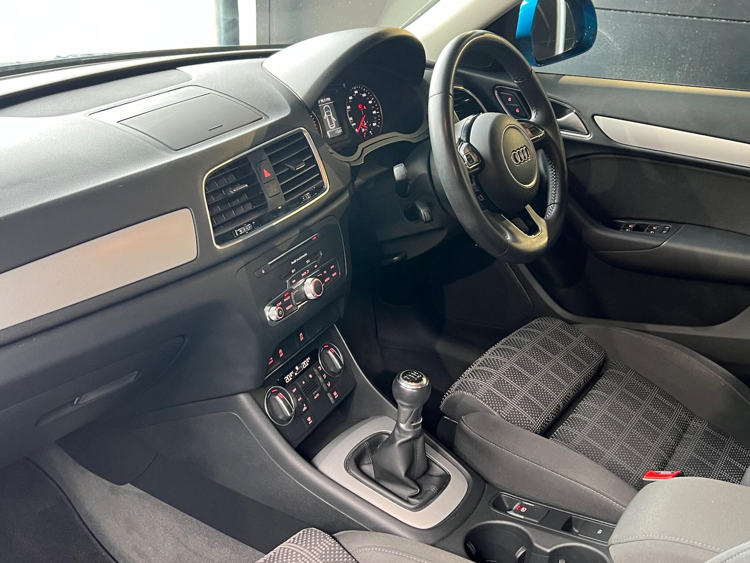 Used Audi Q3 2017 for sale - 76803472: Photo 32