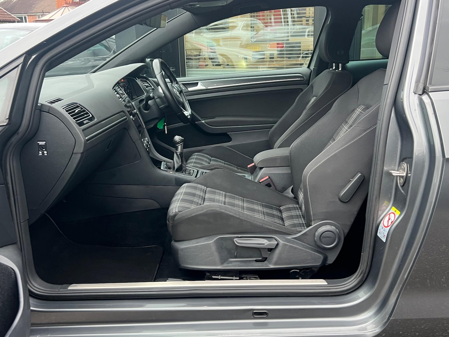 Used Volkswagen Golf 2017 for sale - 77853541: Photo 22