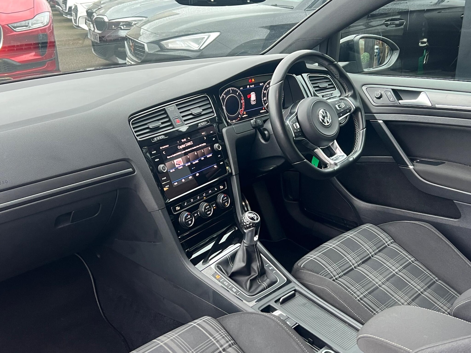 Used Volkswagen Golf 2017 for sale - 77853541: Photo 26