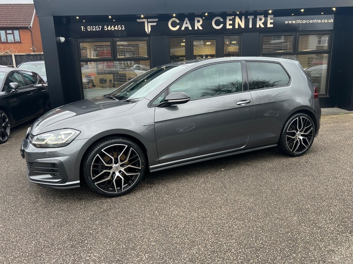 Used Volkswagen Golf 2017 for sale - 77853541: Photo 3