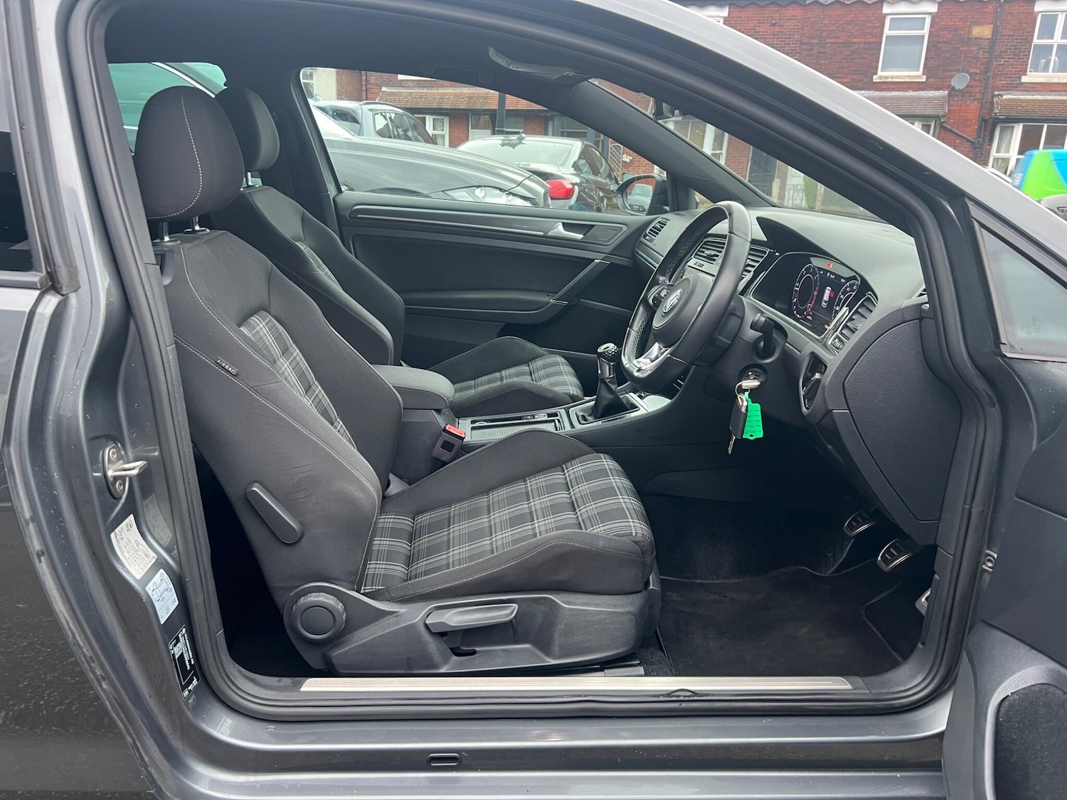 Used Volkswagen Golf 2017 for sale - 77853541: Photo 30