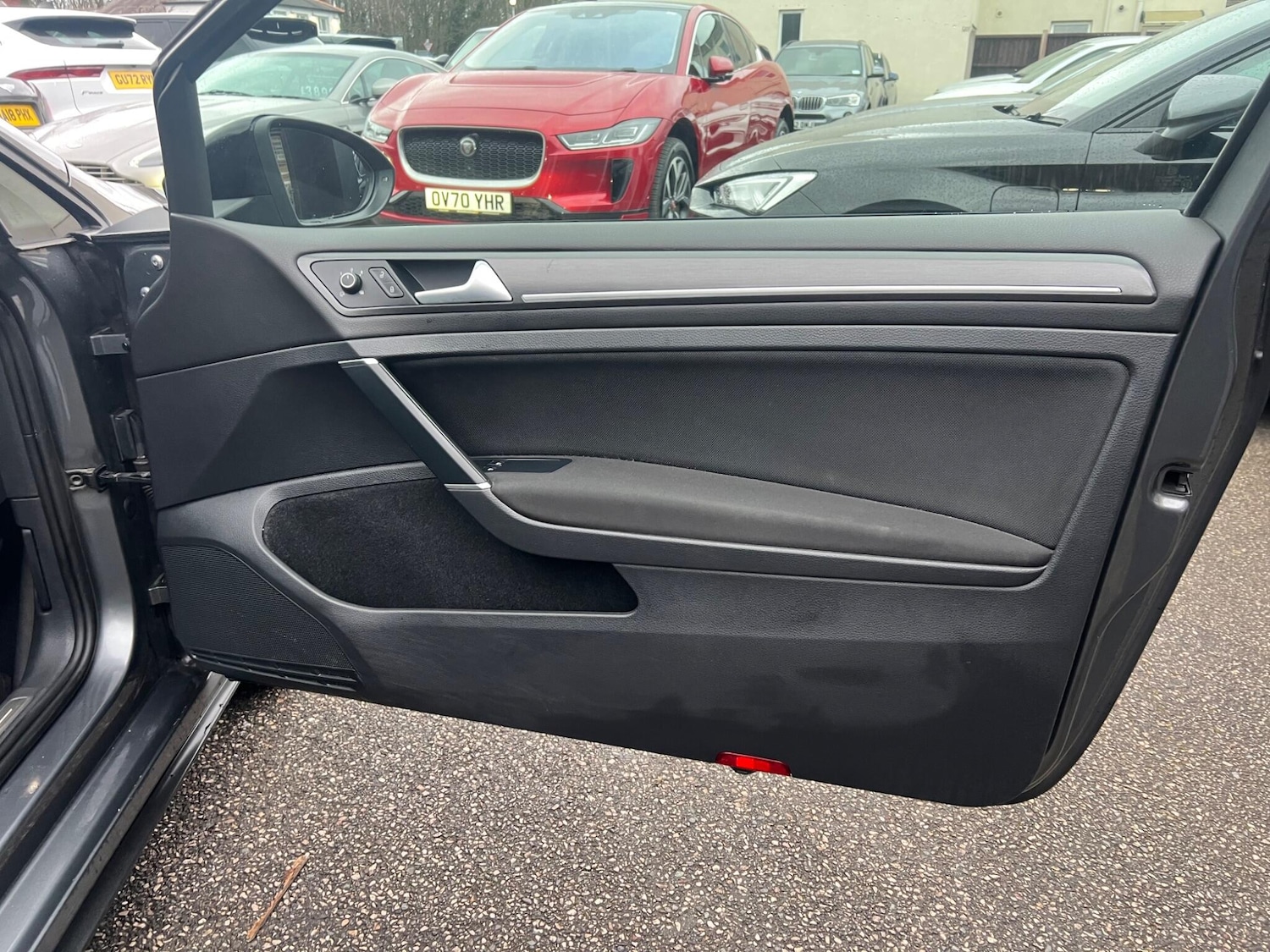 Used Volkswagen Golf 2017 for sale - 77853541: Photo 31