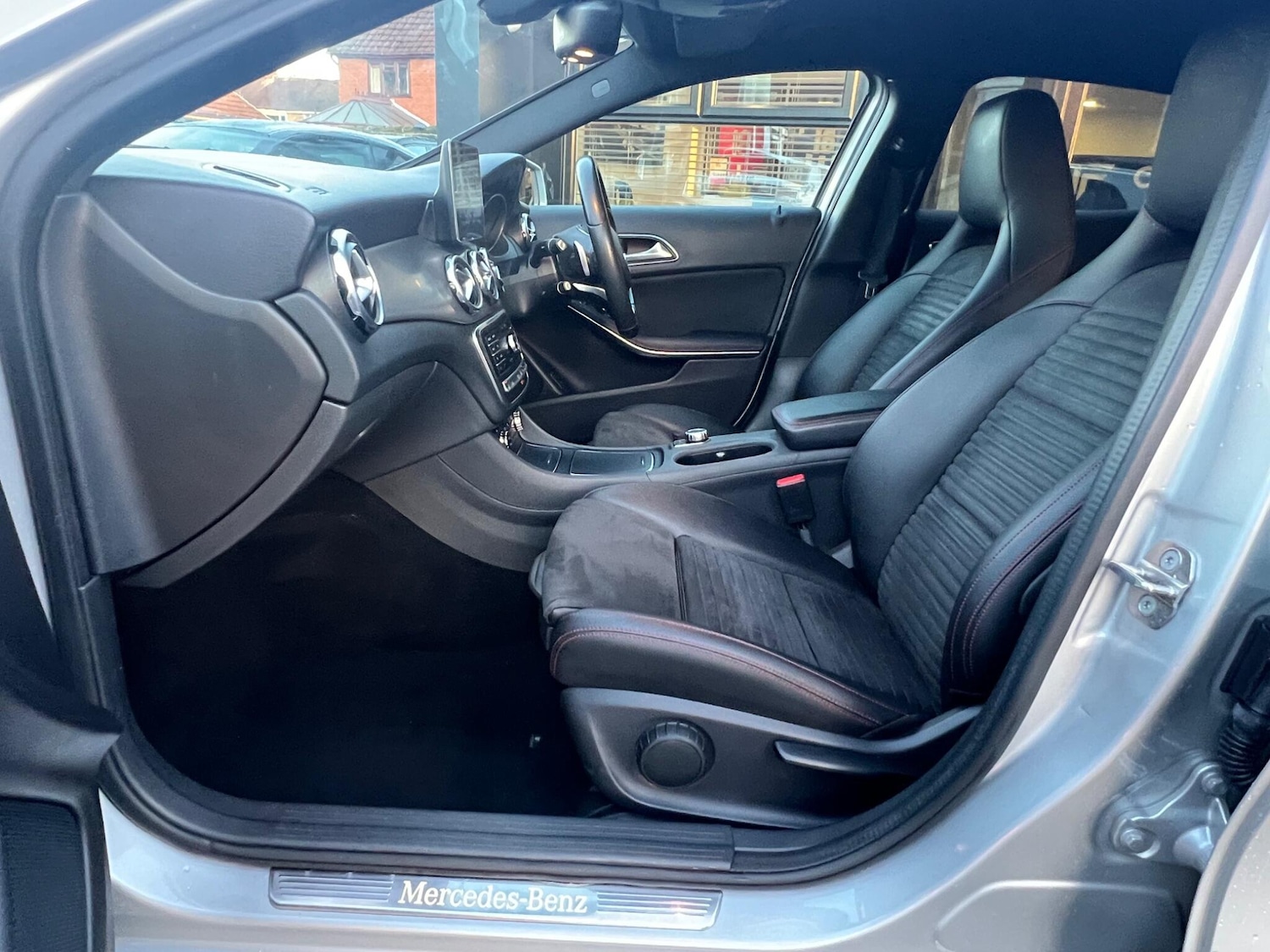 Used Mercedes-Benz GLA 2018 for sale - 77191734: Photo 36