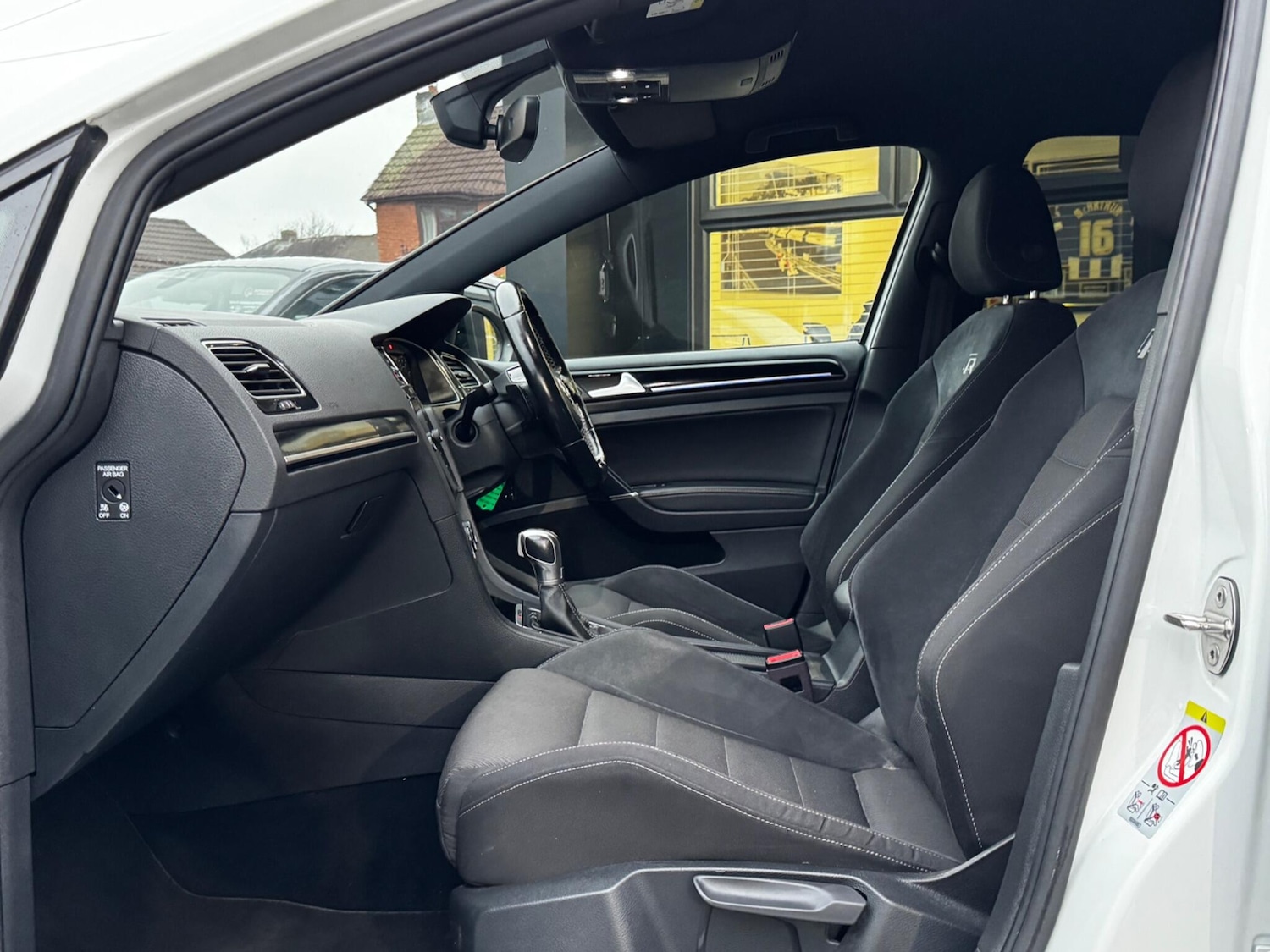 Used Volkswagen Golf 2018 for sale - 77396619: Photo 40