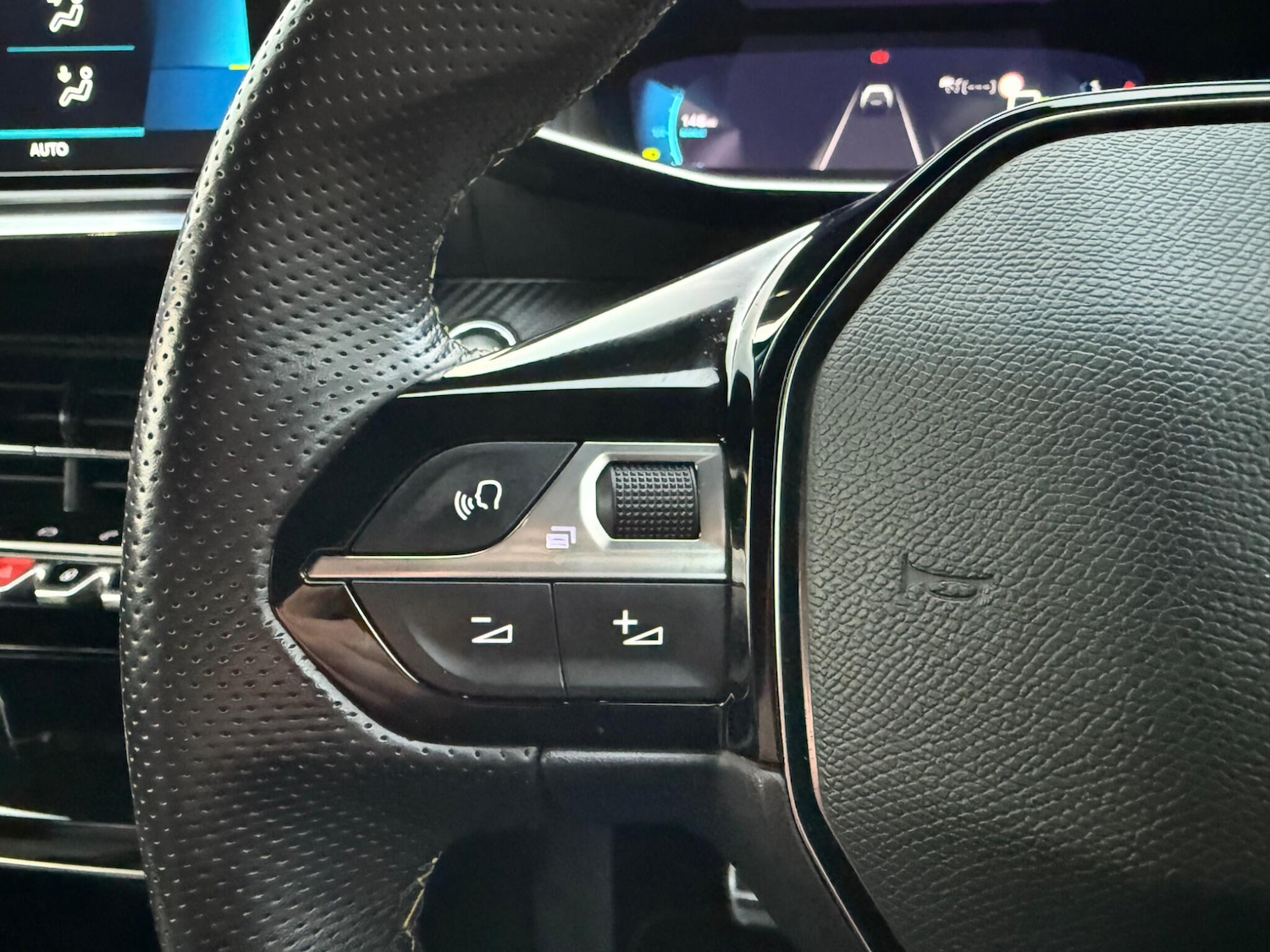 Used Peugeot 2008 2021 for sale - 77040837: Photo 30