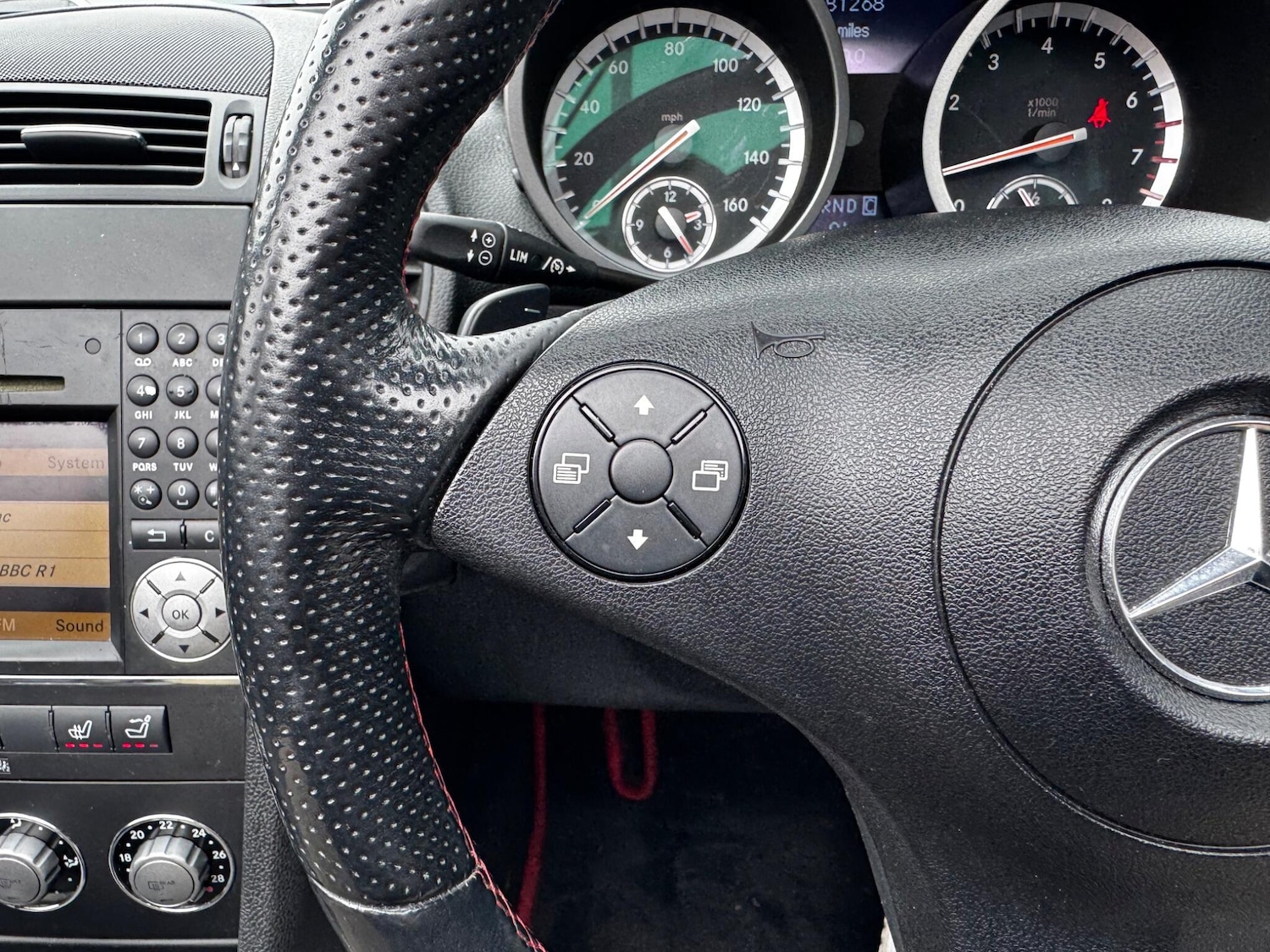 Used Mercedes-Benz SLK 2009 for sale - 77808877: Photo 33