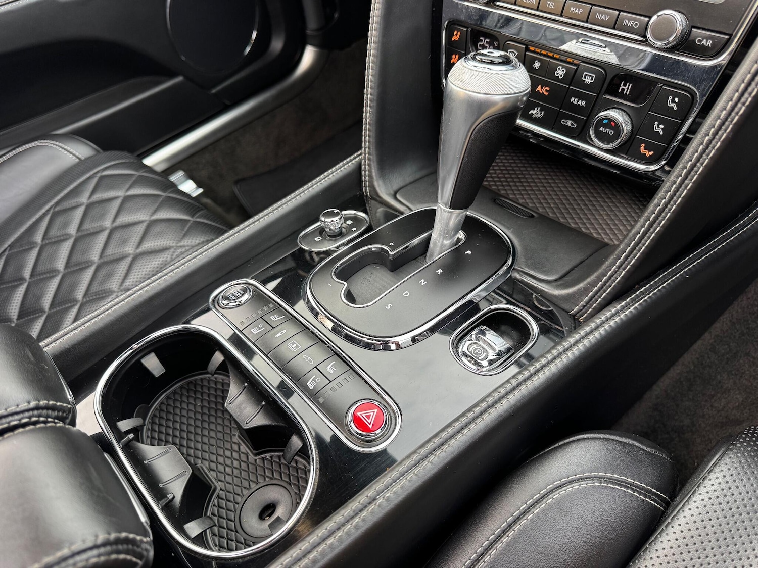 Used Bentley Flying Spur 2018 for sale - 76926894: Photo 34