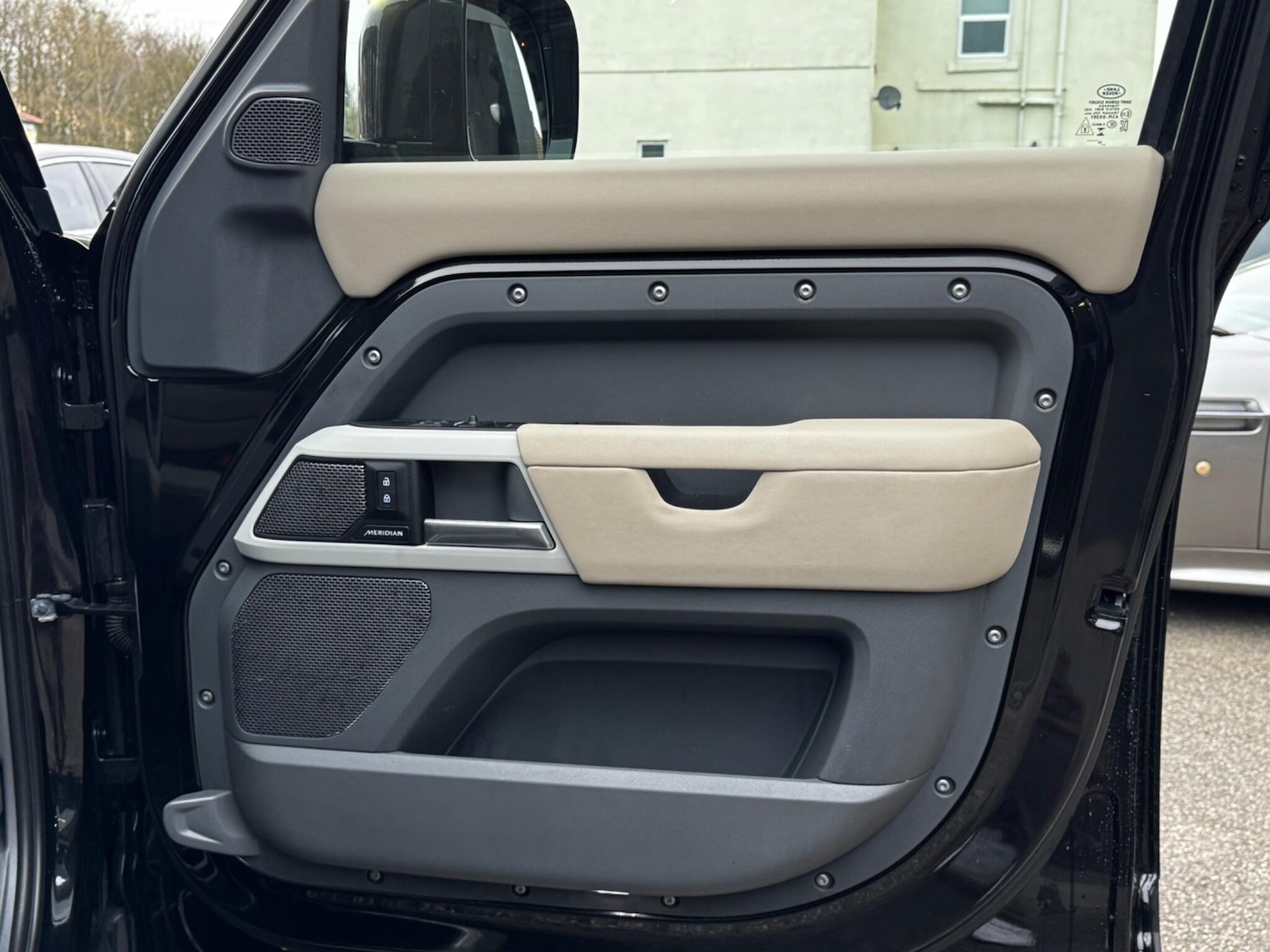 Used Land Rover Defender 2023 for sale - 77992927: Photo 23