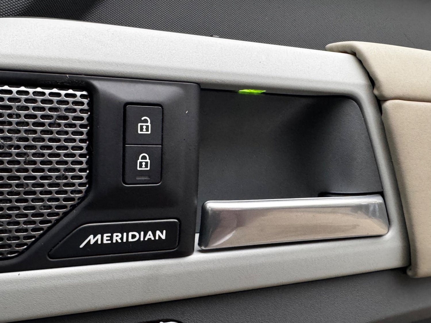 Used Land Rover Defender 2023 for sale - 77992927: Photo 24