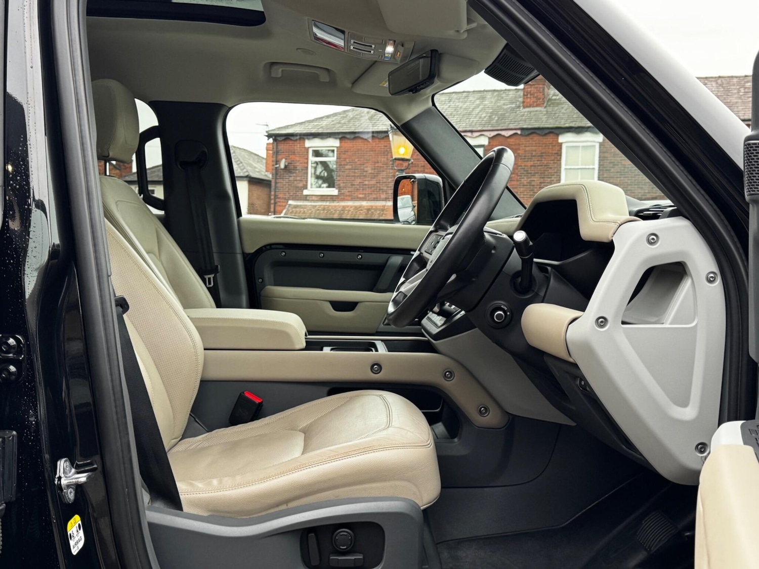 Used Land Rover Defender 2023 for sale - 77992927: Photo 27