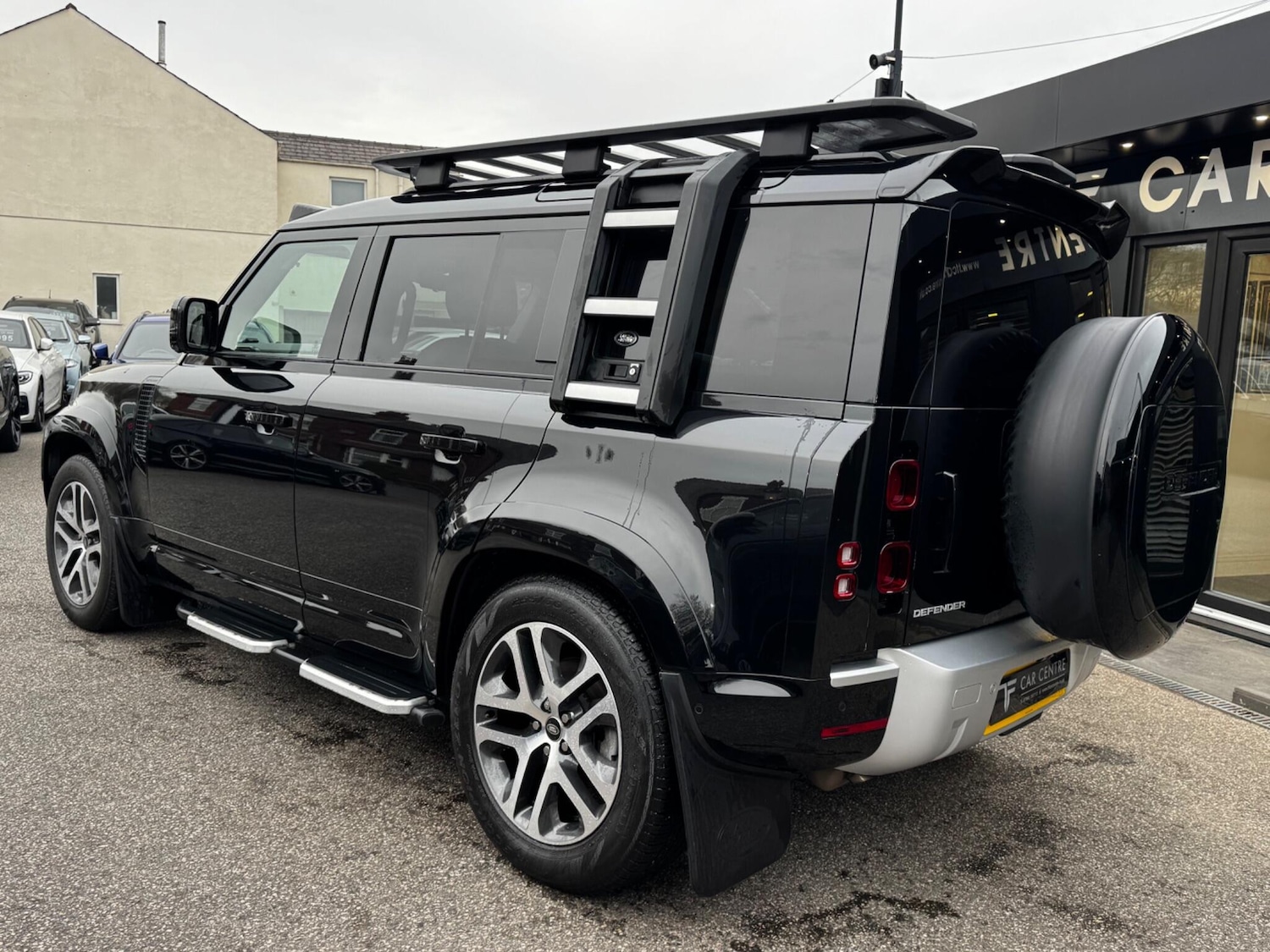 Used Land Rover Defender 2023 for sale - 77992927: Photo 4