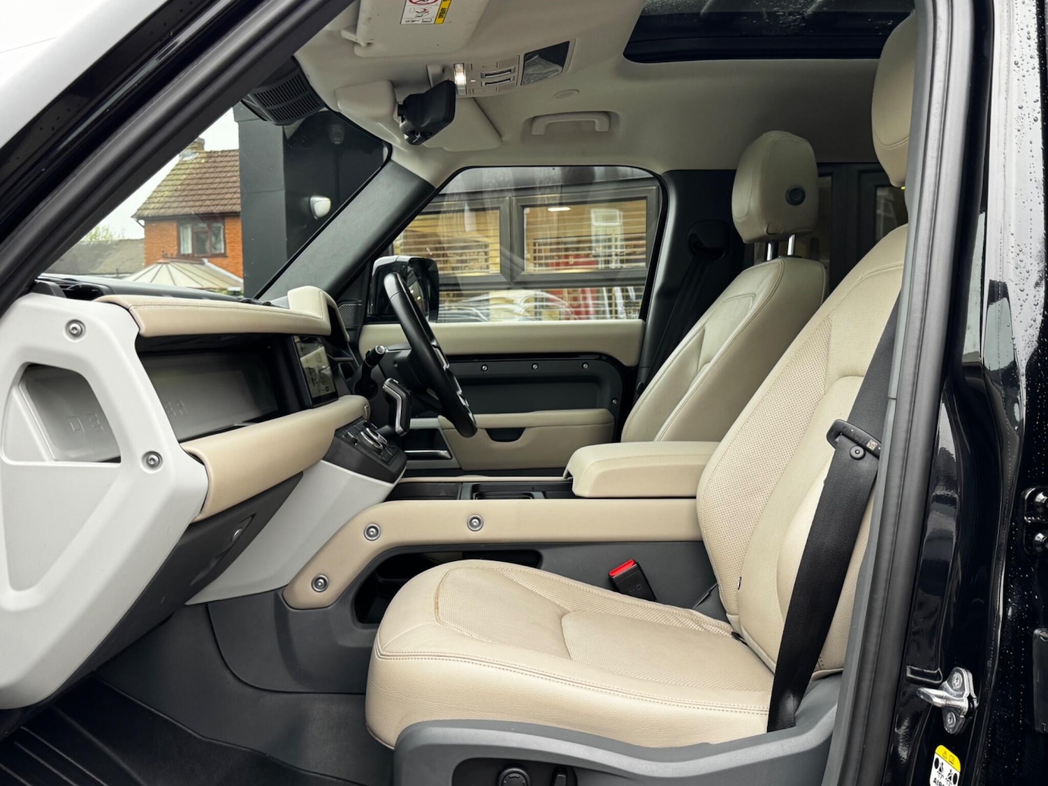 Used Land Rover Defender 2023 for sale - 77992927: Photo 51