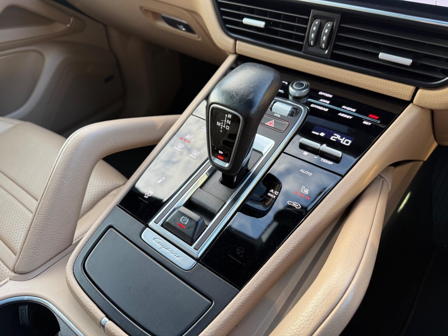 Used Porsche Cayenne 2019 for sale - 76803439: Photo 32