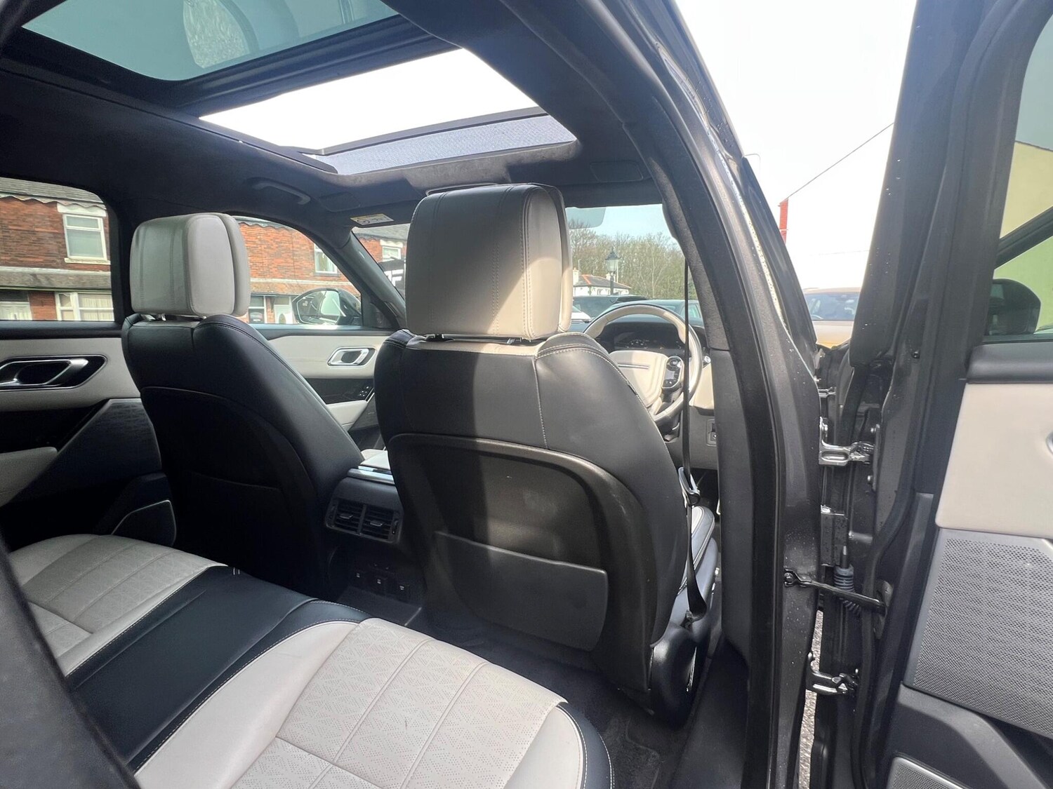 Used Land Rover Range Rover Velar for sale - 77970394: Photo 32