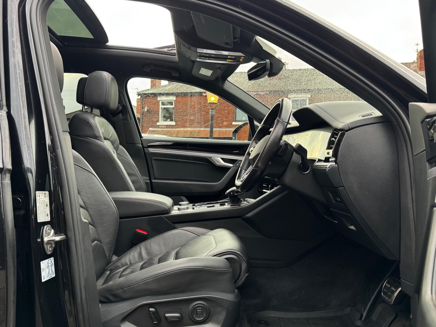 Used Volkswagen Touareg 2020 for sale - 77278803: Photo 28