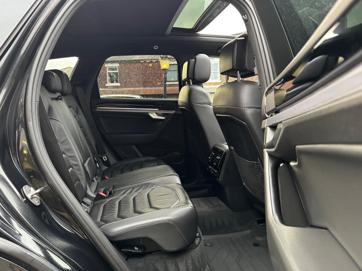 Used Volkswagen Touareg 2020 for sale - 77278803: Photo 43