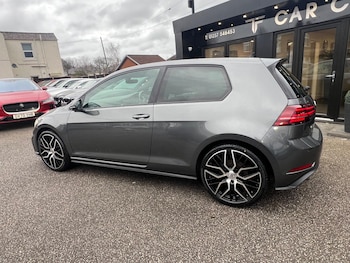 Used Volkswagen Golf 2017 for sale - 78910516: Photo