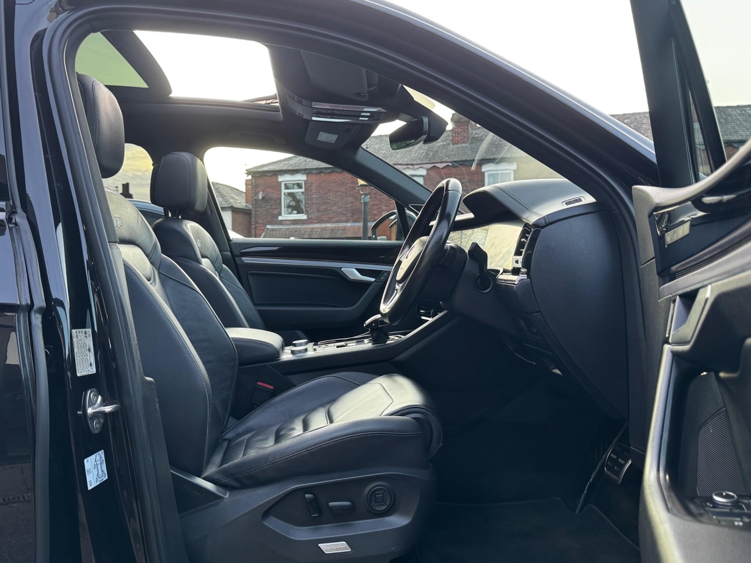 Used Volkswagen Touareg 2019 for sale - 77586009: Photo 24