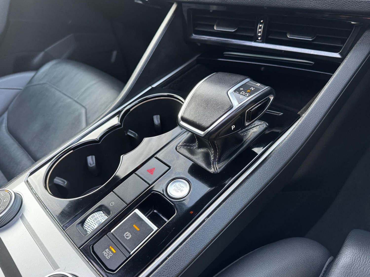 Used Volkswagen Touareg 2019 for sale - 77586009: Photo 32