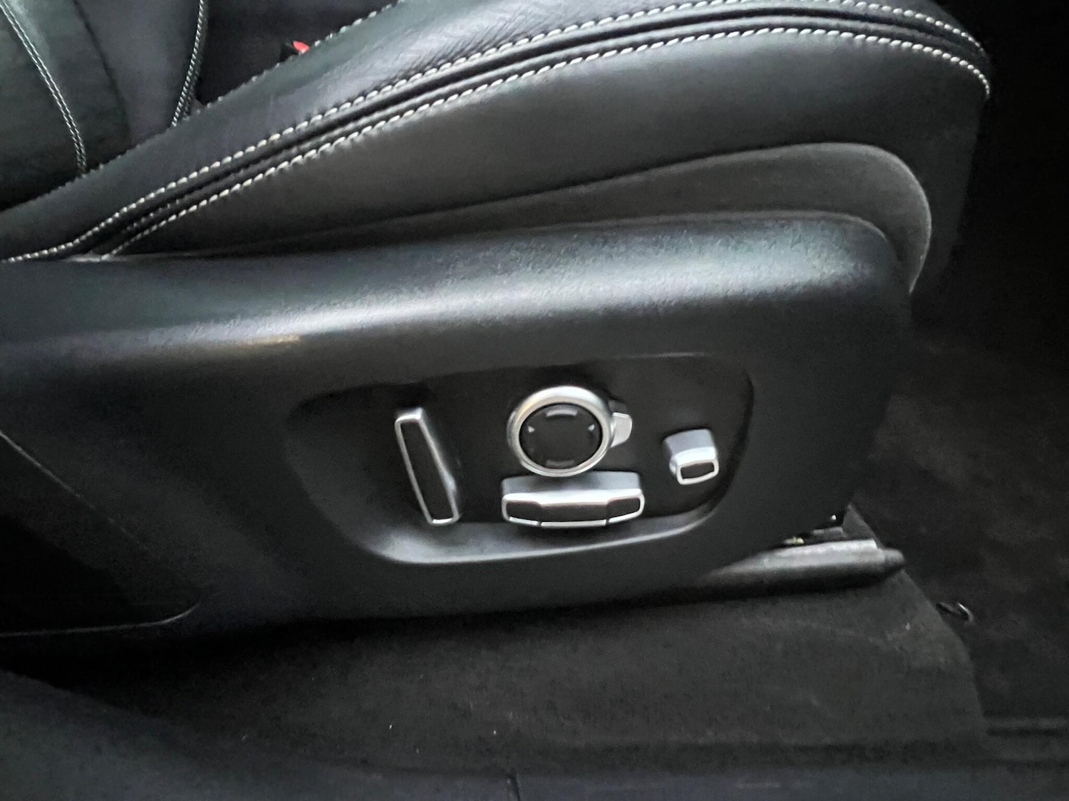 Used Land Rover Range Rover Velar for sale - 77682951: Photo 28